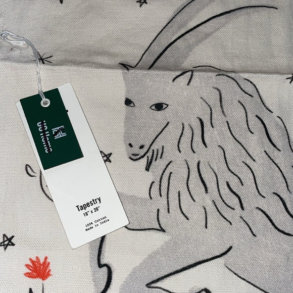 NWT urban outfitters zodiac sign,“Capricorn” tapestry - Picture 3 of 4